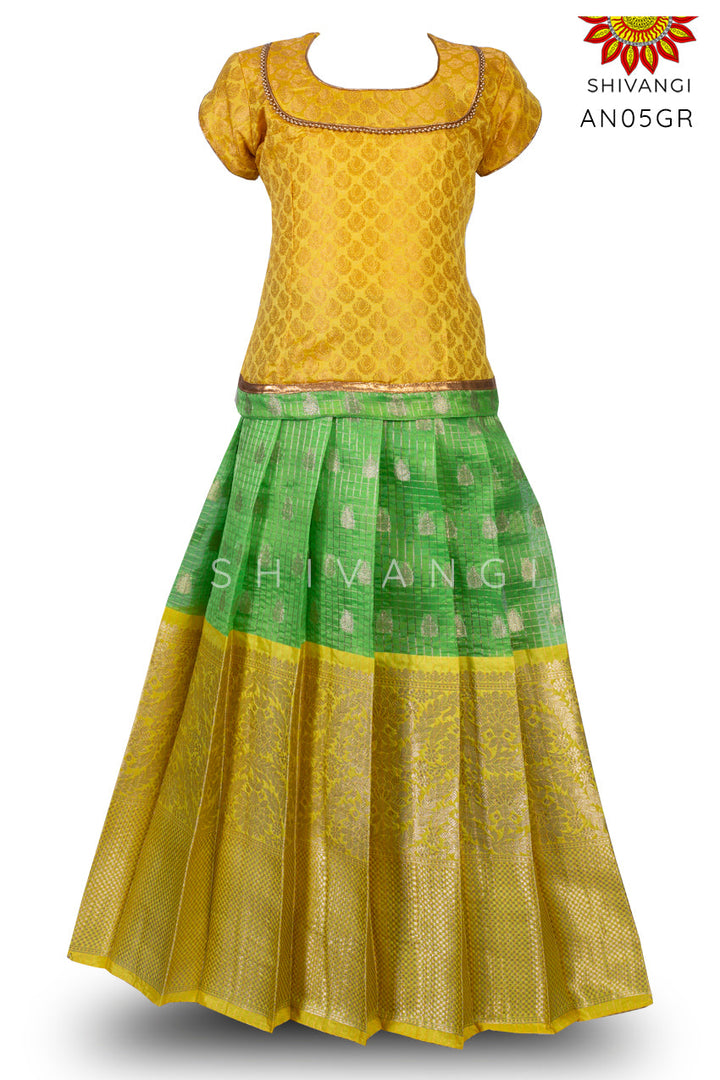Girls Green Floral Waves Pattu Pavadai !!!