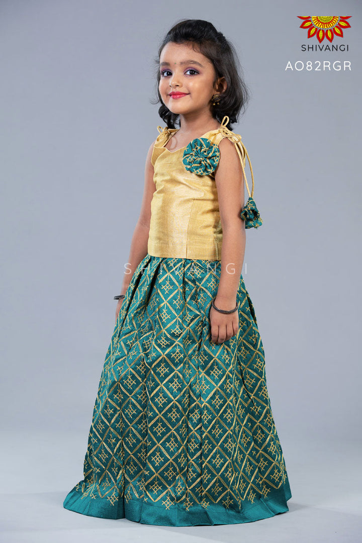 Girls Ramar Green Hanging Star Lehenga Pattu Pavadai