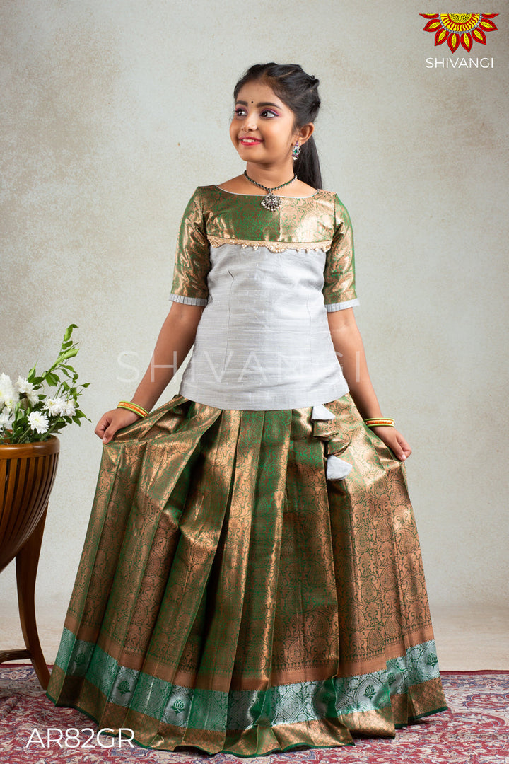 Girls Green Champangi Pattu Pavadai | Langa
