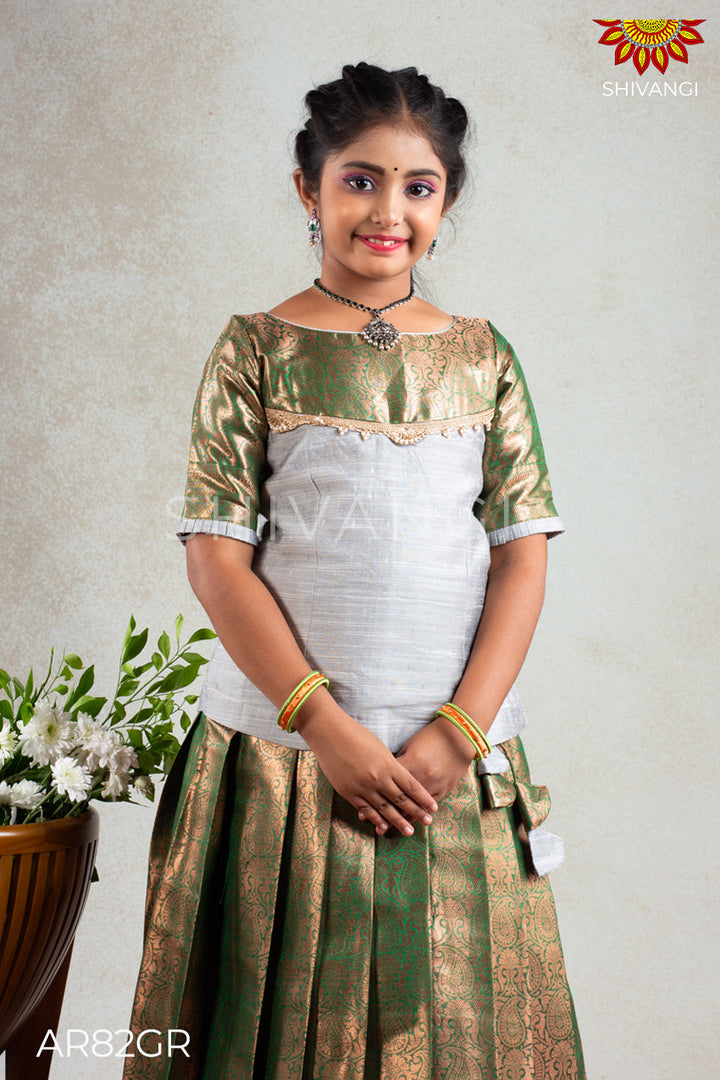 Girls Green Champangi Pattu Pavadai | Langa