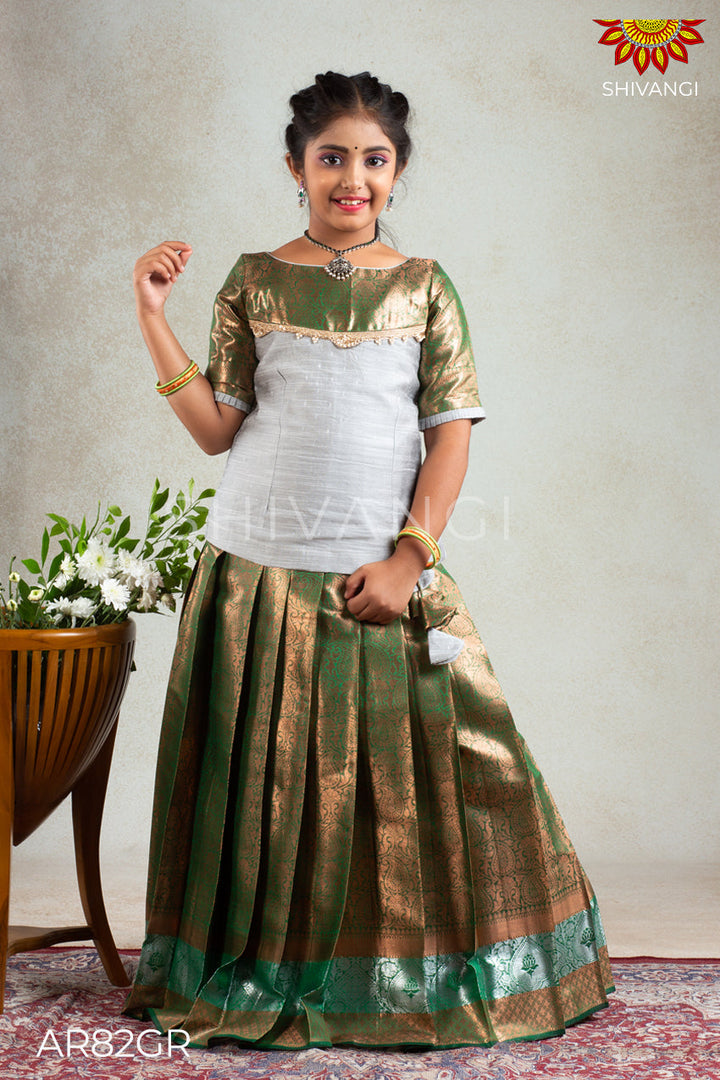 Girls Green Champangi Pattu Pavadai | Langa